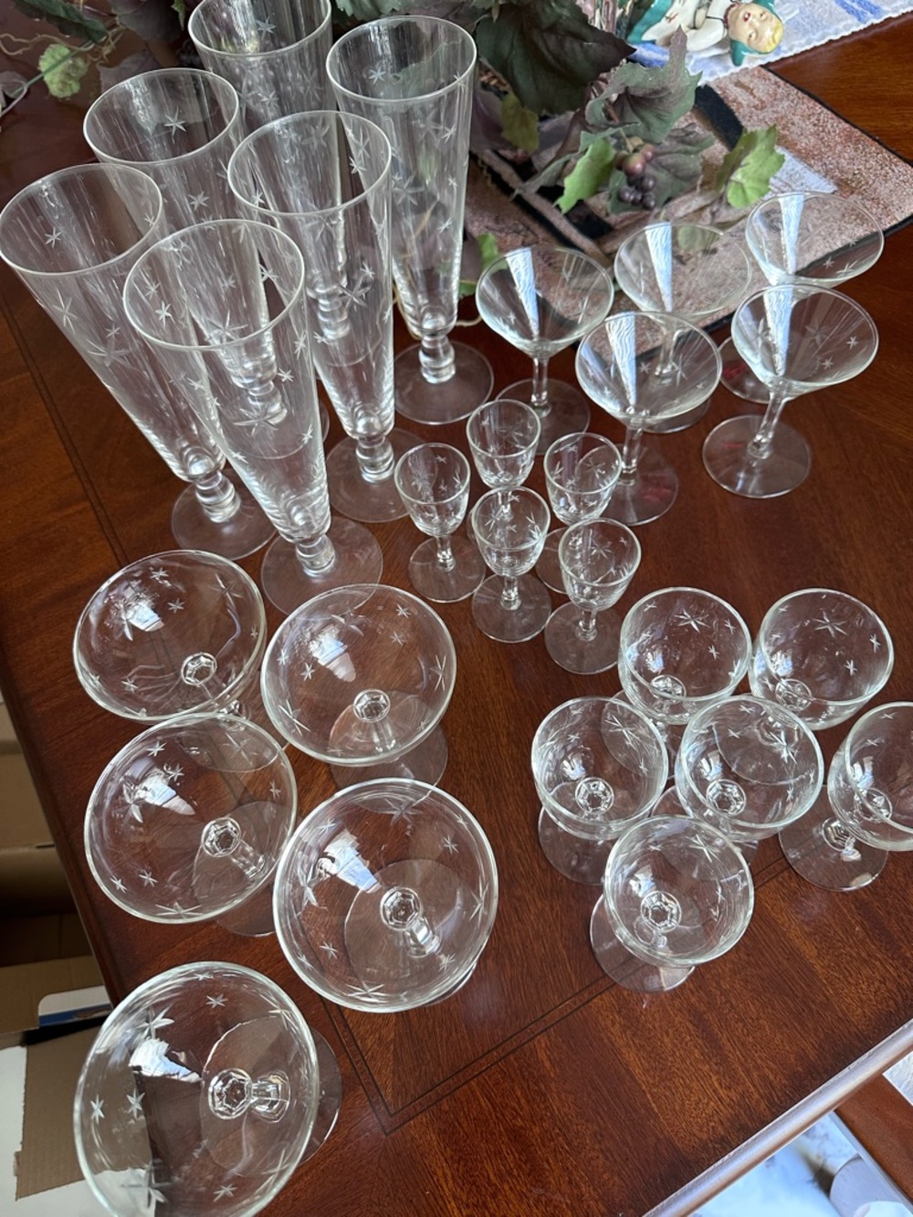 Clear Etched Star Glassware Set - Elegant Home Dining Glasses